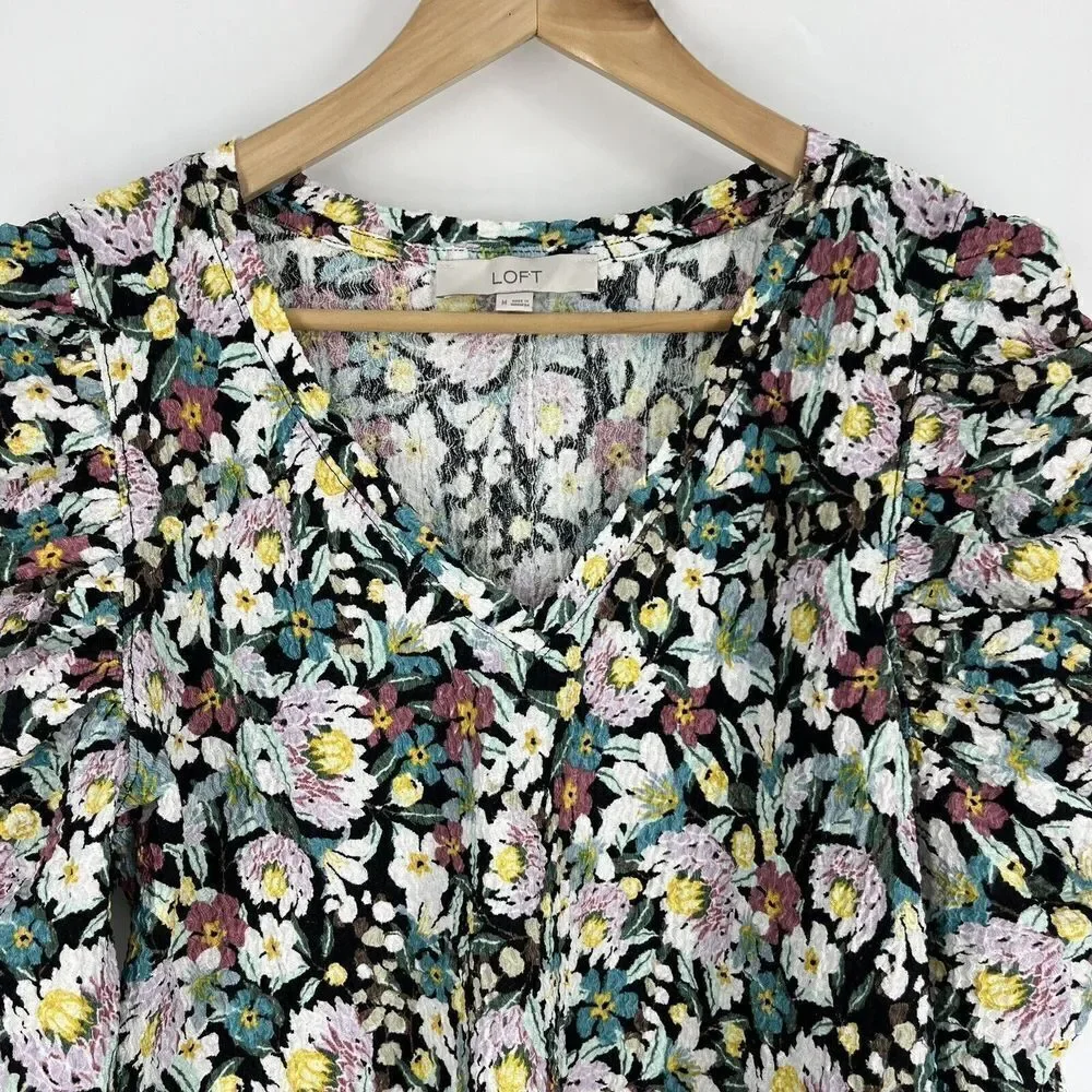 LOFT Top Size Medium Black Floral Shirred Puff Long Sleeve Shirt V Neck Stretch